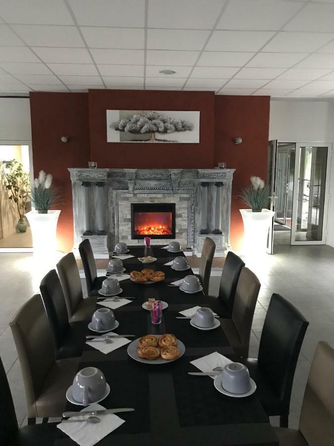 Le Chalet Du Lac Le Chatenet-en-Dognon Exteriér fotografie